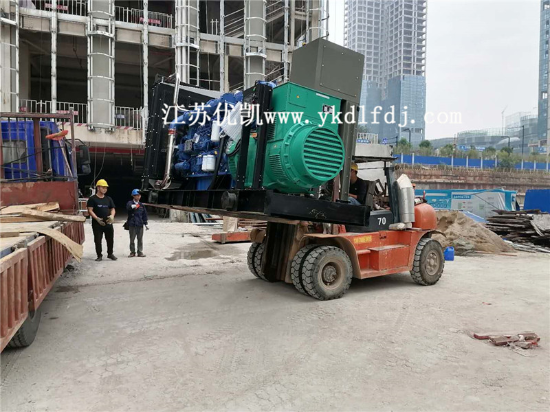 2020年11月6日，800KW玉柴發(fā)電機(jī)組交付南寧某集團(tuán)公司使用