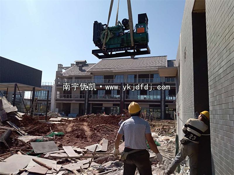 2022年7月16日，園博園100KW-150KW玉柴發(fā)電機組卸貨安裝