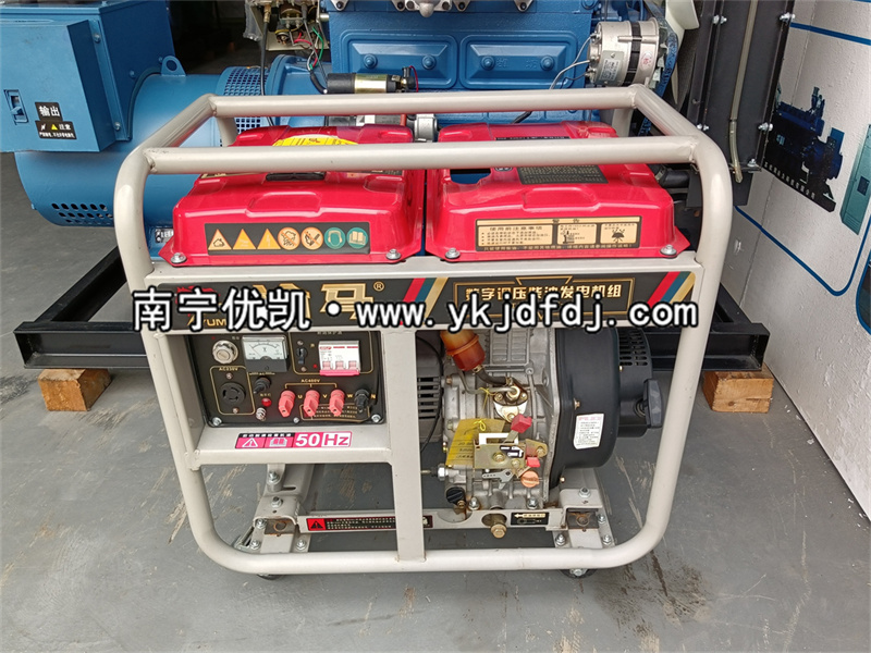 2022年10月29日，客戶到南寧店面自提10kw柴油發(fā)電機組