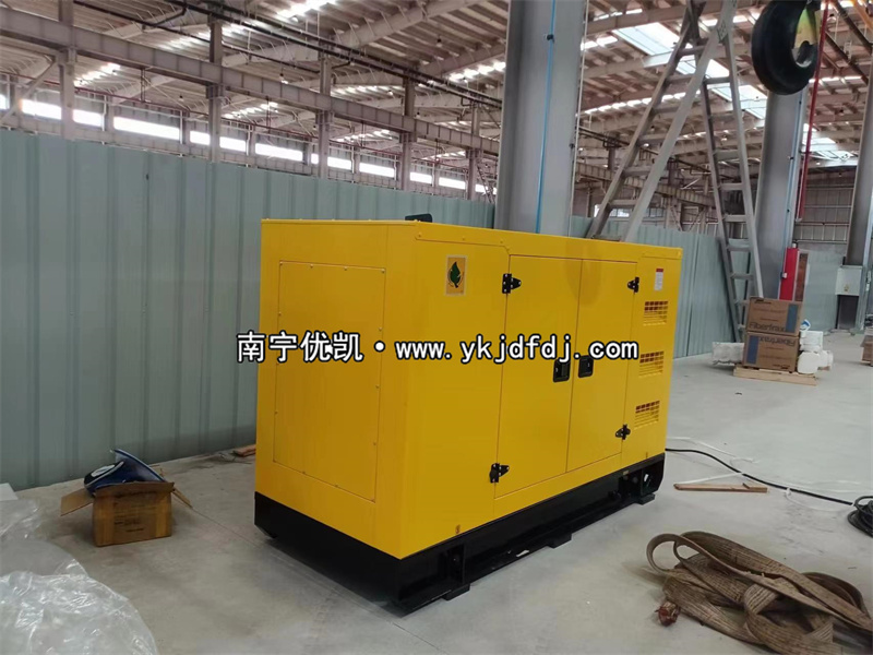 2023年12月19日，康明斯35kw靜音柴油發(fā)電機(jī)組到貨現(xiàn)場(chǎng)