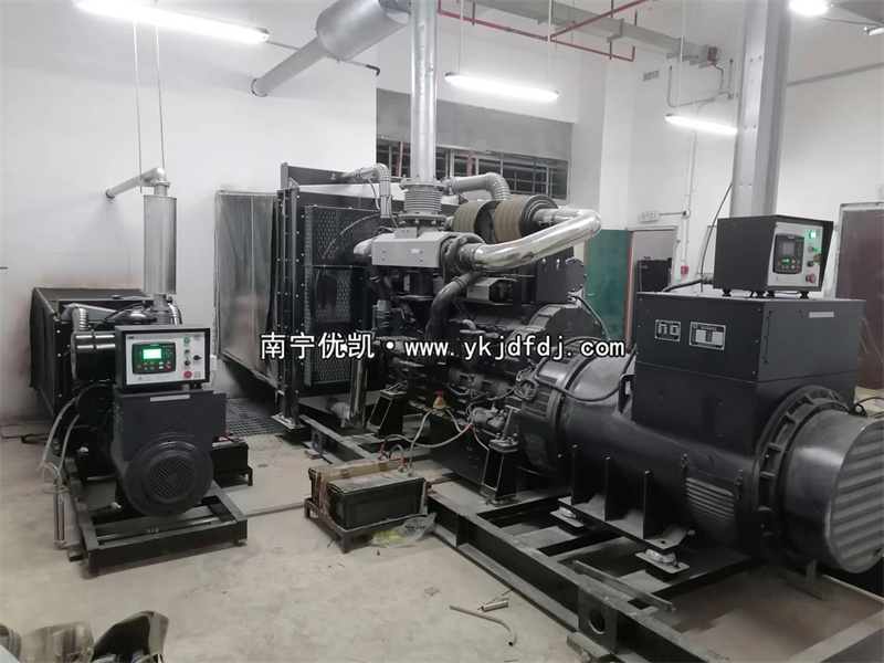 2024年1月25日，廣西融安項(xiàng)目100KW/800KW上柴發(fā)電機(jī)組到貨安裝