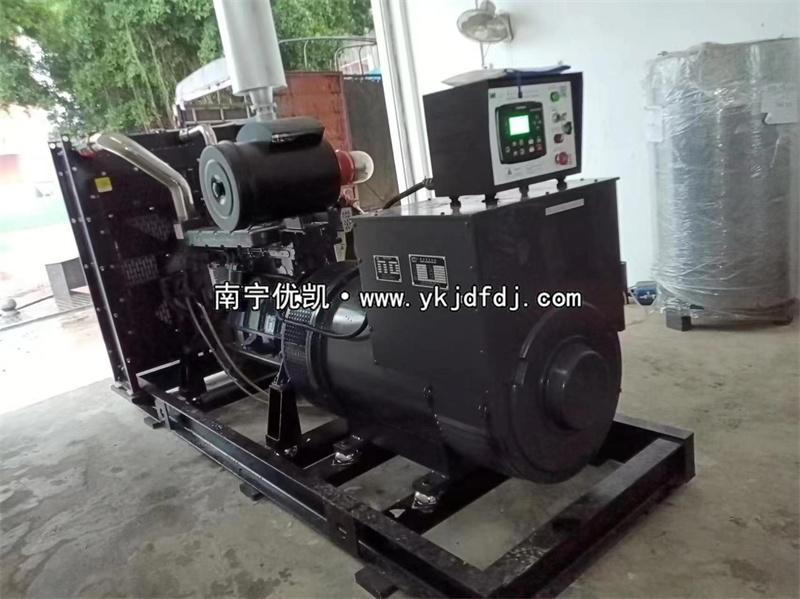 2024年3月14日，學(xué)校項(xiàng)目400kw凱普柴油發(fā)電機(jī)組安裝調(diào)試并通過驗(yàn)收