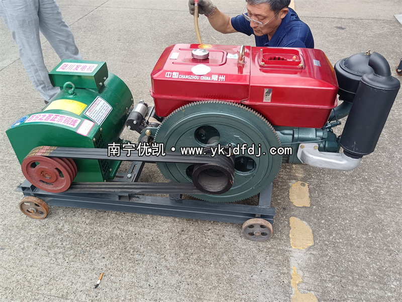 2024年5月16日，客戶到店自提一臺15KW單缸柴油發(fā)電機(jī)