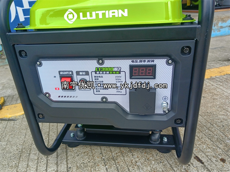 2024年6月28日，客戶到店自提一臺3KW汽油變頻發(fā)電機(jī)