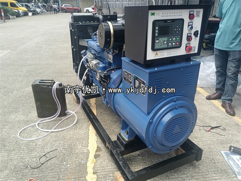 2024年7月4日，客戶到店自提一臺50kw濰坊雷納柴油發(fā)電機組