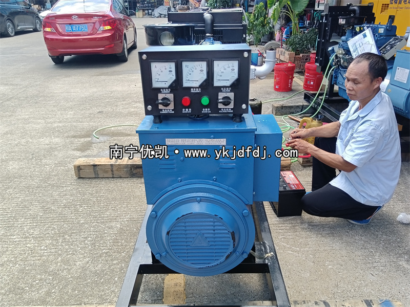 2024年7月25日，客戶到店自提30KW柴油發(fā)電機組