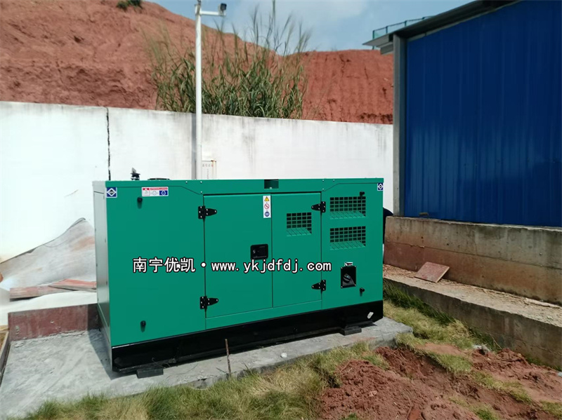 2024年10月22日，崇左項(xiàng)目30KW低噪音柴油發(fā)電機(jī)組到貨安裝
