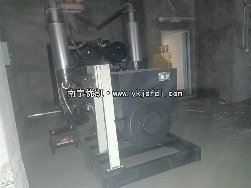 2024年3月25日，馬山高鐵站項(xiàng)目500kw凱普柴油發(fā)電機(jī)組安裝完成